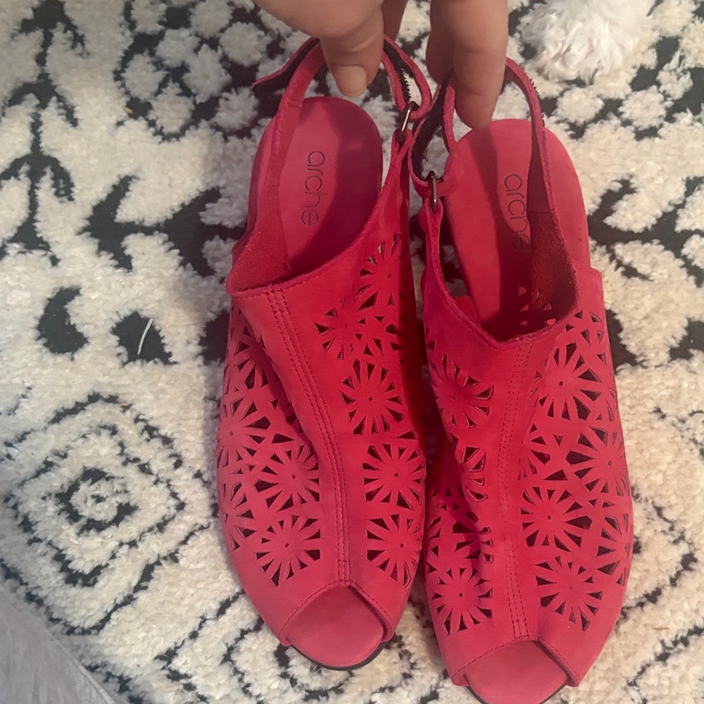 Arche Women's Bright pink Red Cutout Sandals